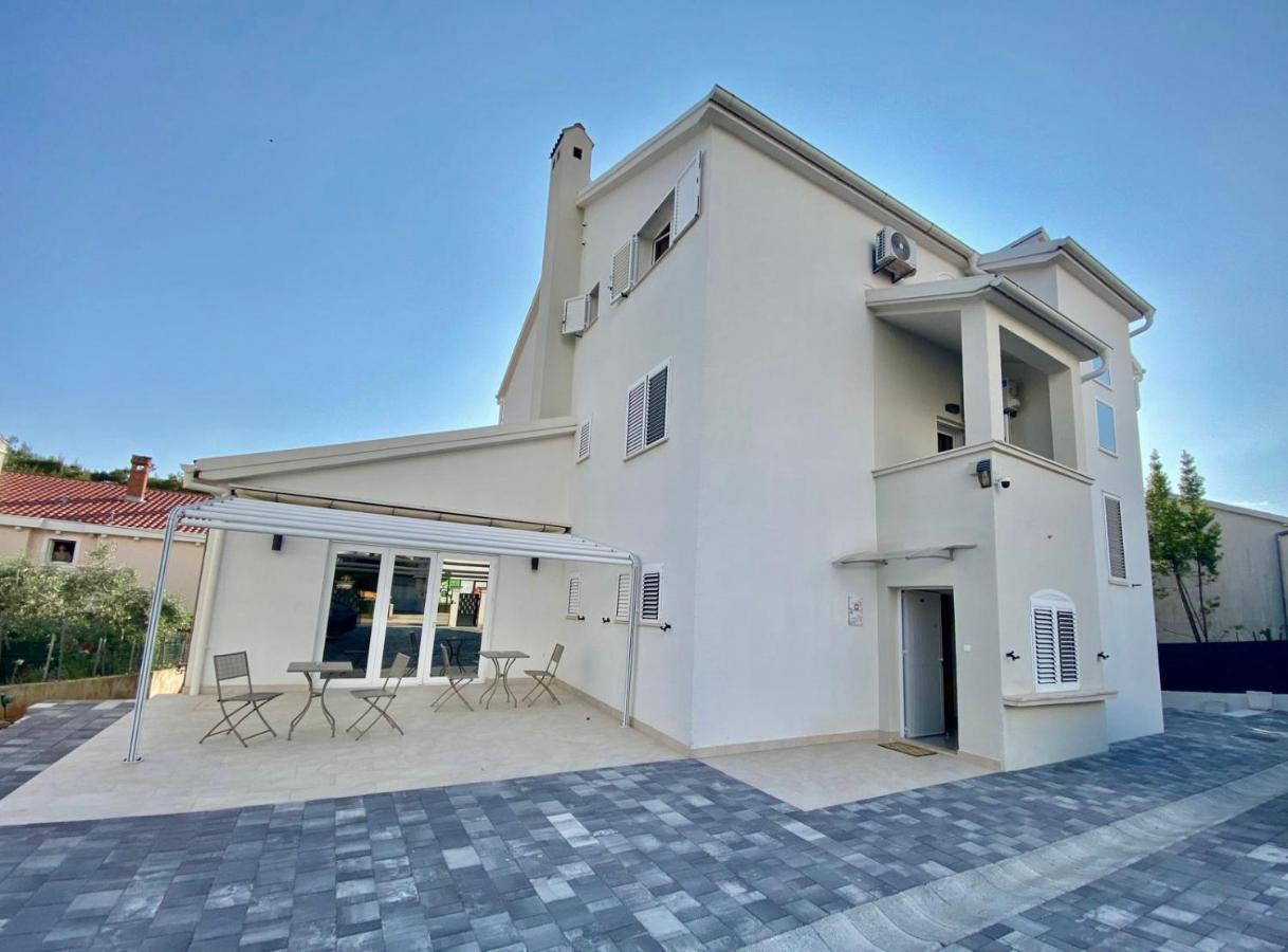 זאדאר Apartments & Rooms Petra מראה חיצוני תמונה